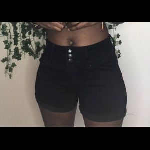 Highwaist black shorts